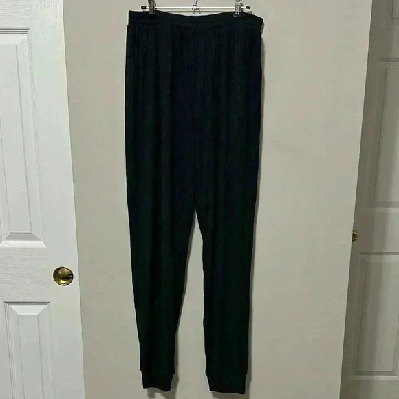 ALO Yoga Pants - ALO Yoga Pants